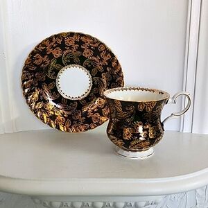 Elizabethan Staffordshire teacup and saucer, Fine Bone China Made in England